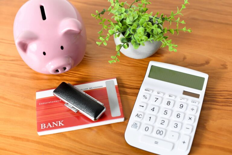 通帳や印鑑はどこに保管する？風水で整えるお金まわりの収納術